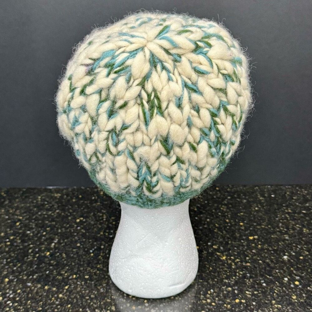 Everest Designs Wool Knit Toboggan. Kids 5-12 - Picture 4 of 13